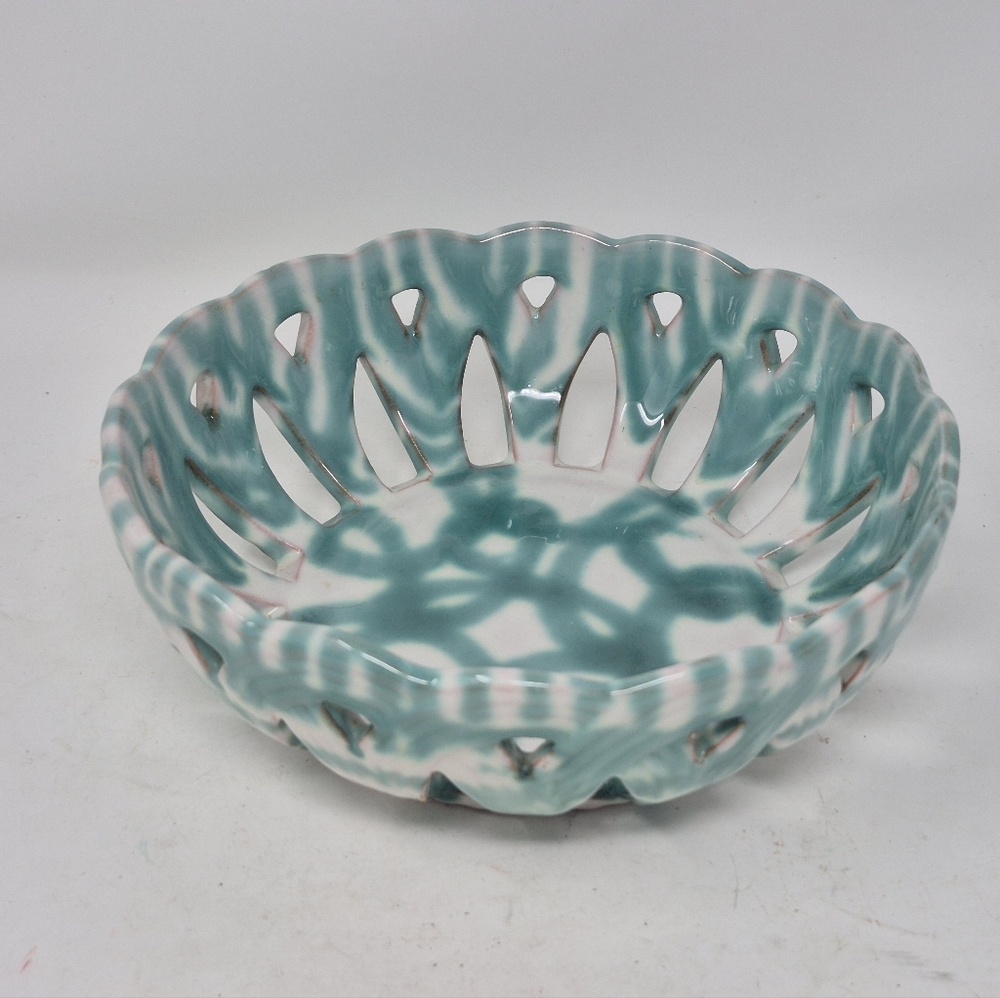 Gmundner Keramik Dizzy Green Pottery Fruit Bowl/Basket